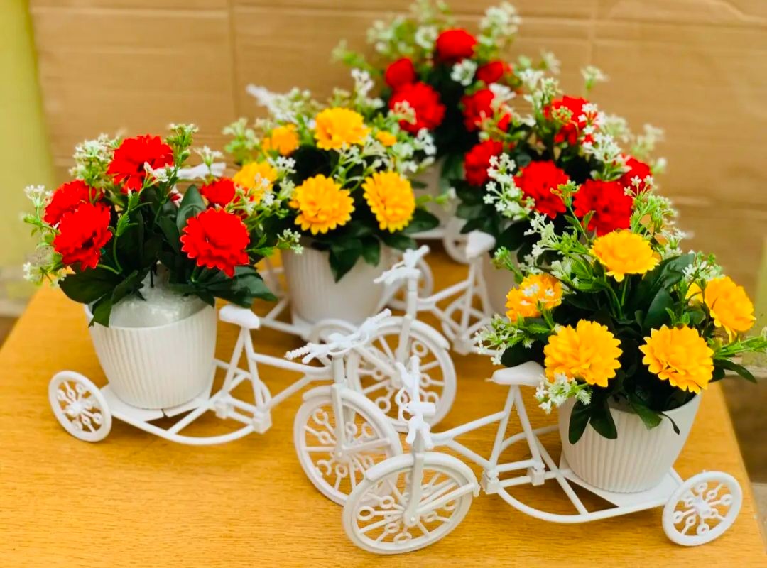 Unique Floral Cycle Decoration